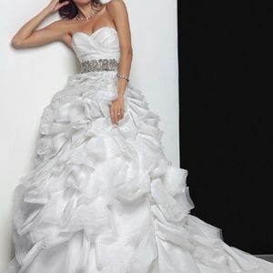 Simone Carvalli Wedding Dress - New!